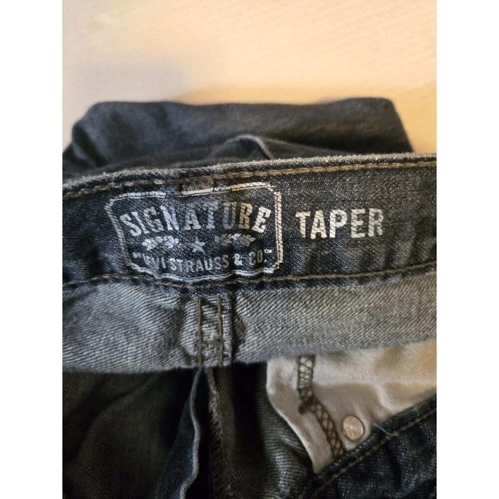 Levi Strauss Jeans Signature Series Taper 36x30 Lightly Distressed